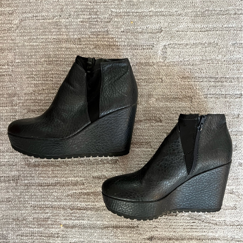 Black Winter Wedges